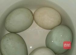 自制咸鸭蛋的做法图解2