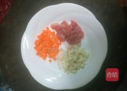 荠菜春笋瘦肉炒饭的做法图解2