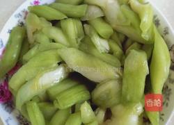 芋苗炒牛肉的做法图解2
