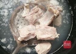 排骨玉米汤的做法图解1