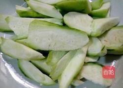丝瓜炒蛋的做法图解1