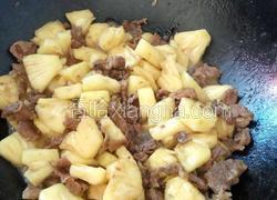 凤梨炒牛肉