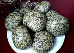 胡萝卜樱子窝头（胡萝卜叶）