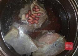 火腿炖莲藕花生海带汤的做法图解6