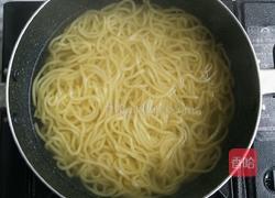 蒜香牛柳炒面的做法图解3