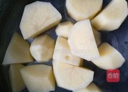 土豆红烧肉的做法图解3