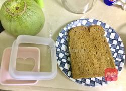 黑麦杂粮吐司酸黄瓜口袋包的做法图解1