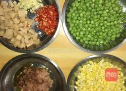 玉米甜豆炒火腿炒的做法图解2