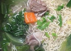 电饭煲筒骨汤面