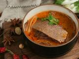 酸辣过瘾的酸牛肉 再热也不能错过的民间小吃的做法[图]