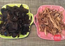笋干木耳炒五花肉的做法图解1