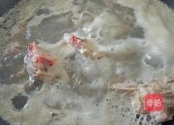 土豆炖排骨的做法图解1