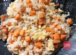 黄瓜胡萝卜蛋炒饭（蔬式蛋炒饭）的做法图解6