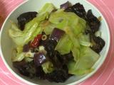 手撕包菜炒木耳的做法[图]