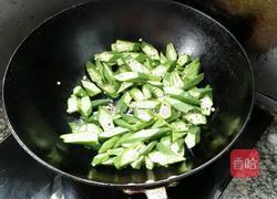 秋葵炒鸡蛋的做法图解5