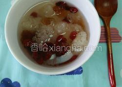 桃胶蔓越莓银耳羹