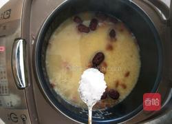 猪骨浓汤小米粥的做法图解5