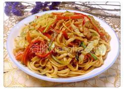 包菜肉丝炒面