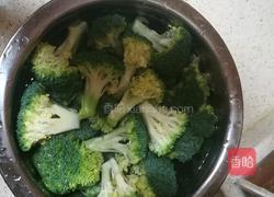 清炒西兰花的做法图解1