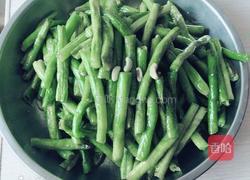 四季豆炒肉的做法图解2