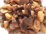 拆骨肉炒菱角