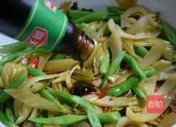 四季豆炒酸菜的做法图解10