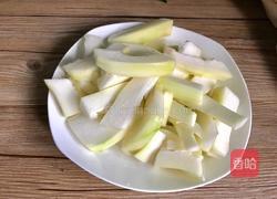 番茄冬瓜冬瓜含有较多的蛋白质、糖类及少量的做法图解1
