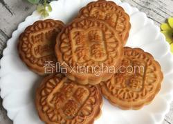 莲蓉蛋黄月饼