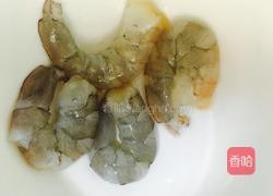 咸蛋黄辫虾汤的做法图解1