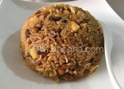 海鲜坚果蛋炒饭
