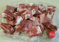 家常红烧土豆红萝卜纯排骨的做法图解1