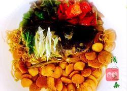 鱼头炖豆饼的做法图解1