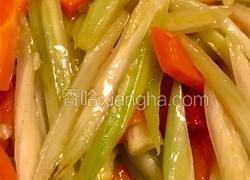 蒜泥胡萝卜炒西芹