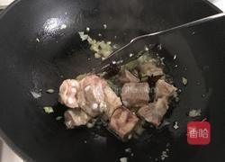 排骨炖豆角的做法图解4