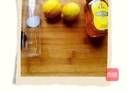 柠檬蜂蜜水的做法图解1