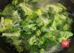 清炒西兰花的做法图解1