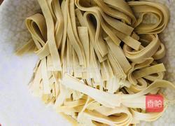 猪骨头豆腐皮红烧的做法图解3