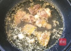 菜干煲鸡汤的做法图解4