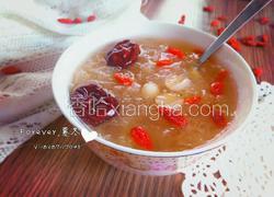 冰糖银耳莲子羹