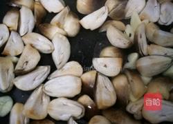 草菇炒西兰花的做法图解3