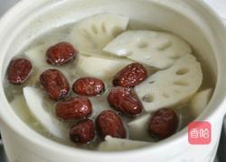 莲藕排骨汤的做法图解6