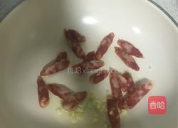 荷兰豆炒腊肠的做法图解2