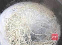 蛋肠炒面的做法图解3