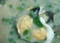 潮汕砂锅粥（皮蛋咸蛋瘦肉粥)