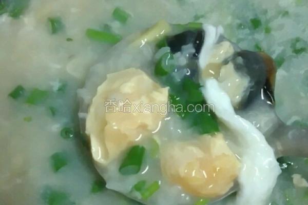 潮汕砂锅粥(皮蛋咸蛋瘦肉粥)