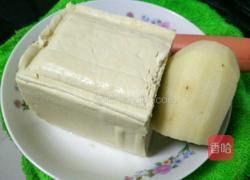 豆腐丸子的做法图解1