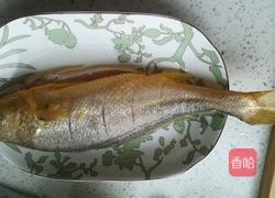 香煎黄花鱼的做法图解1