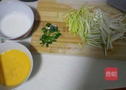 韭黄鸡蛋汤的做法图解2