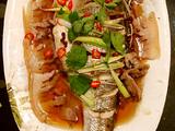 鲁菜大师蒋家菜秘制油泼清蒸鲈鱼