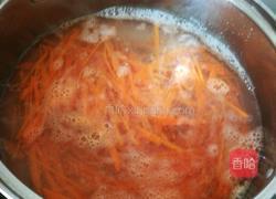 胡萝卜炒肉丝的做法图解1